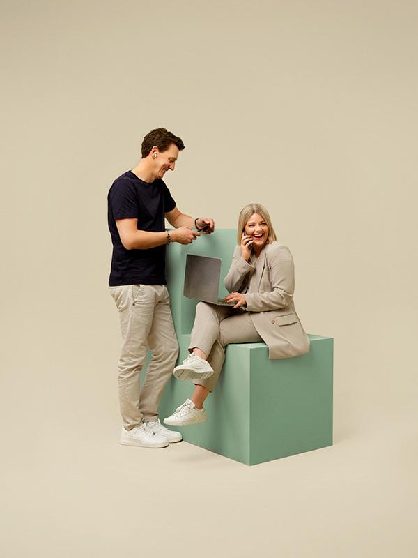 CEO Eirik Salvsen og CMO Therese Nøst Frøysnes sammen 