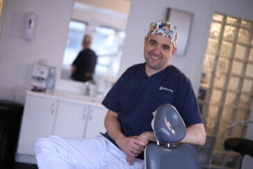 Kristian Lind ved Oris Dental Arken Åsane i Bergen er spesialist i periodonti og har flere gode råd for å forhindre dårlig ånde.